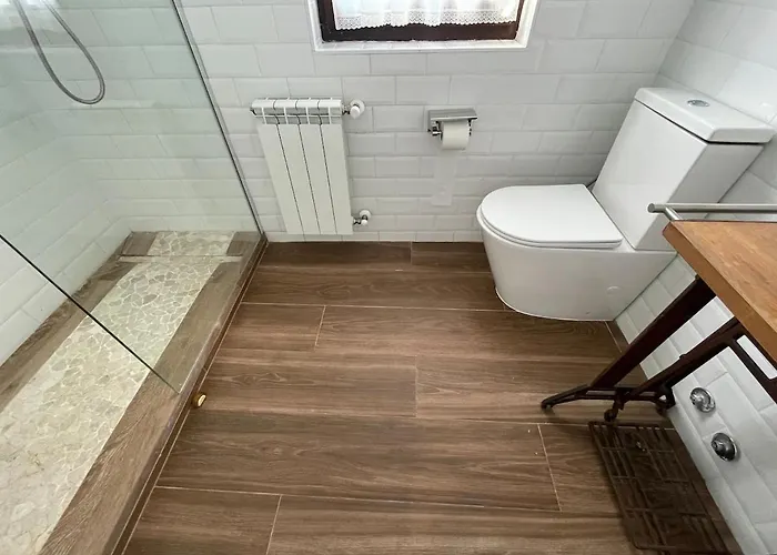 Casa De Piedra Reformada, Playa Poo, Llanes Póo